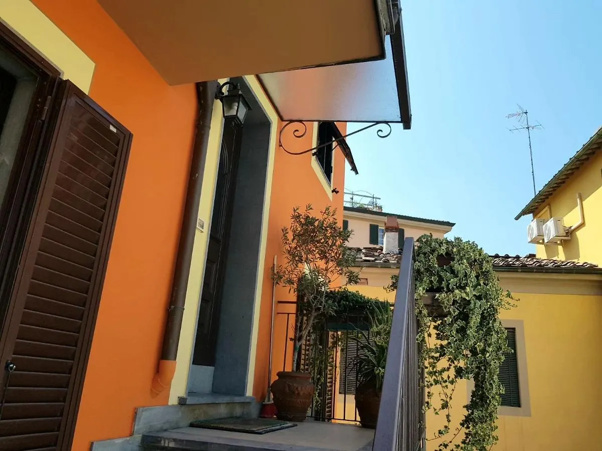 Casa Luciana - Comfort A Lucca Con Parcheggio 0*,  Italy