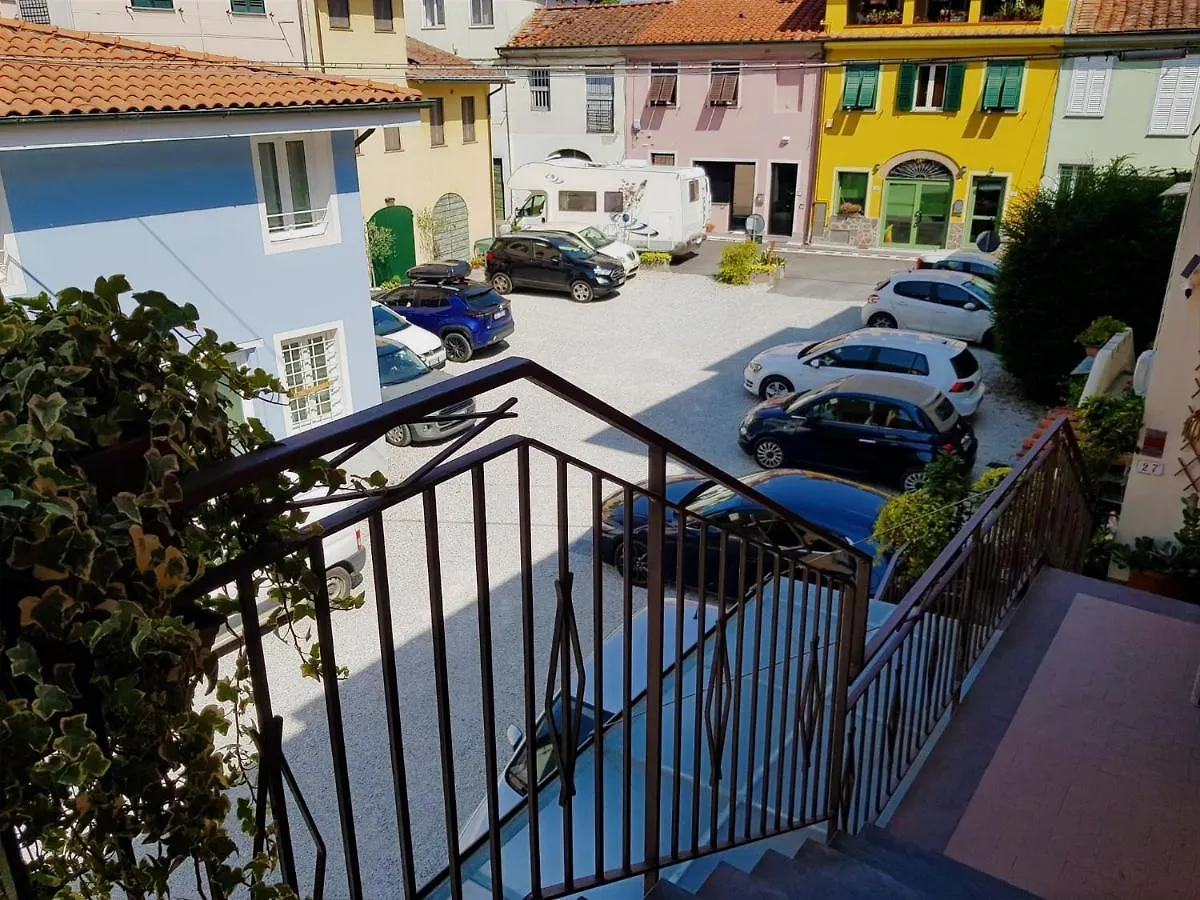 アパート Casa Luciana - Comfort A Lucca Con Parcheggio イタリア